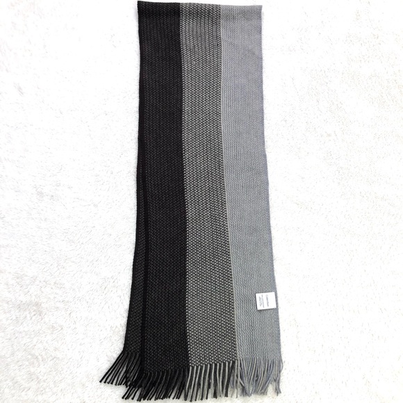 Calvin Klein Men’s Ombré Striped Scarf - Picture 5 of 10